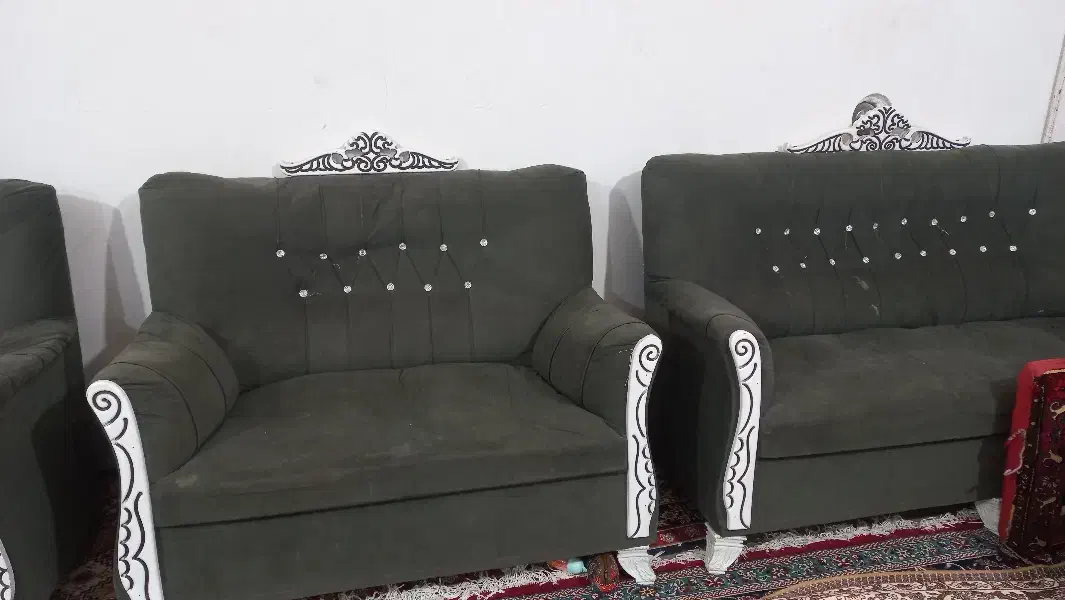 مبل ۶نفره|مبلمان خانگی و میز عسلی|شیراز, قلات|دیوار