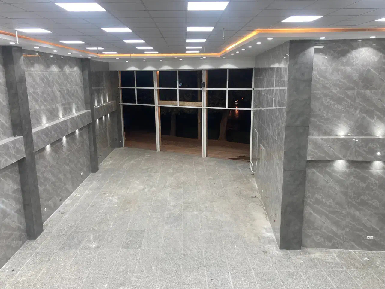 اجاره نمایشگاه خودرو|اجارهٔ مغازه و غرفه|خمینی‌شهر, |دیوار