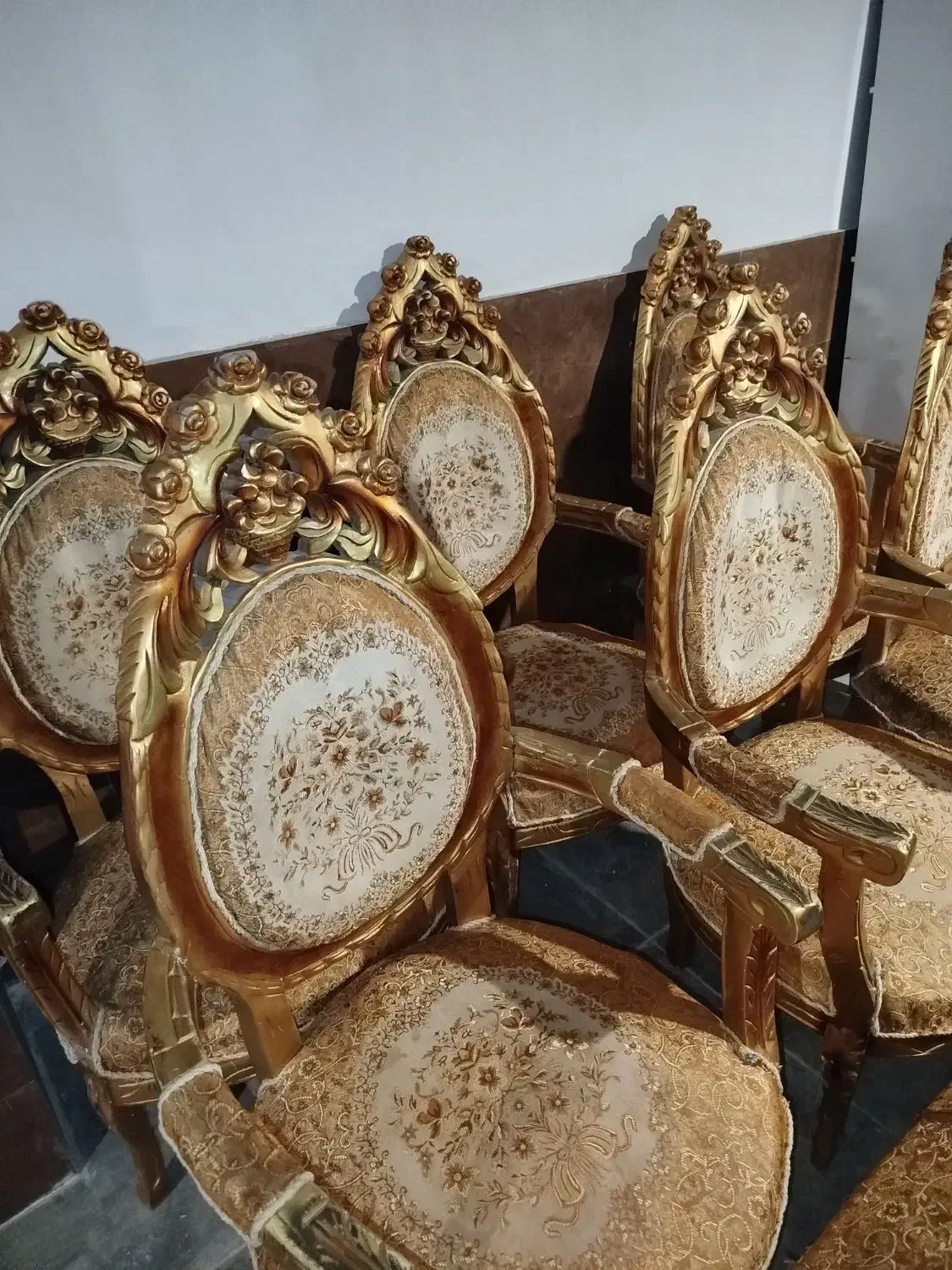 مبل نیمه سلطنتی|مبلمان خانگی و میز عسلی|زنجان, |دیوار