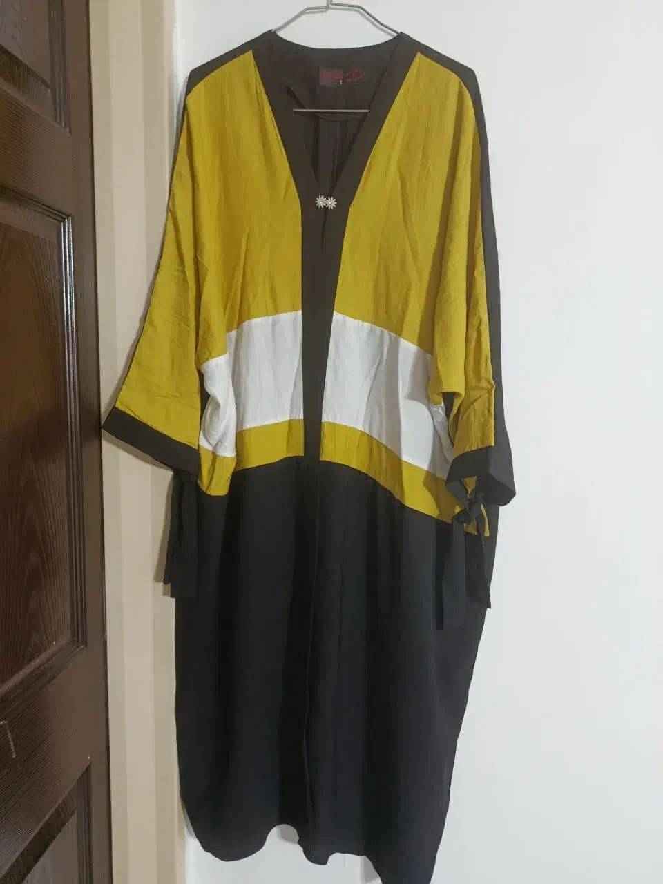 پالتو. بارانی. شال|لباس|قروه, |دیوار