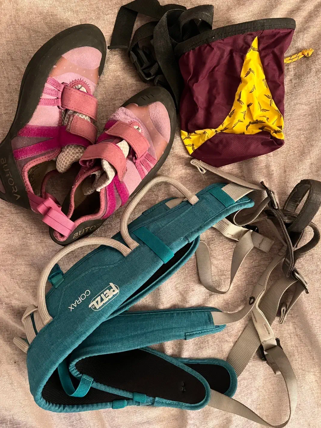 هارنس petzl و کفش سنگنوردیbutora و کیسه پودر|کوهنوردی و کمپینگ|گلپایگان, |دیوار