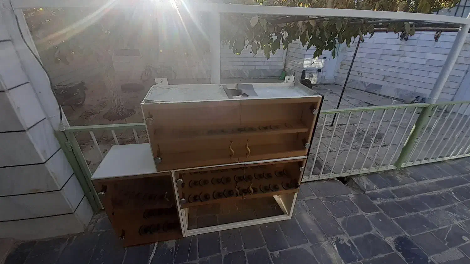 کابینت فلزی درب شیشه ای با هود|آب‌چکان و نظم‌دهنده ظروف|الیگودرز, |دیوار