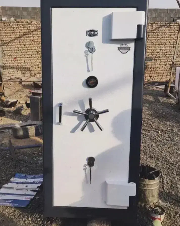 نصب گاوصندوق آسانسوری همراه شیشه ضد گلوله|ابزارآلات|بوشهر, |دیوار