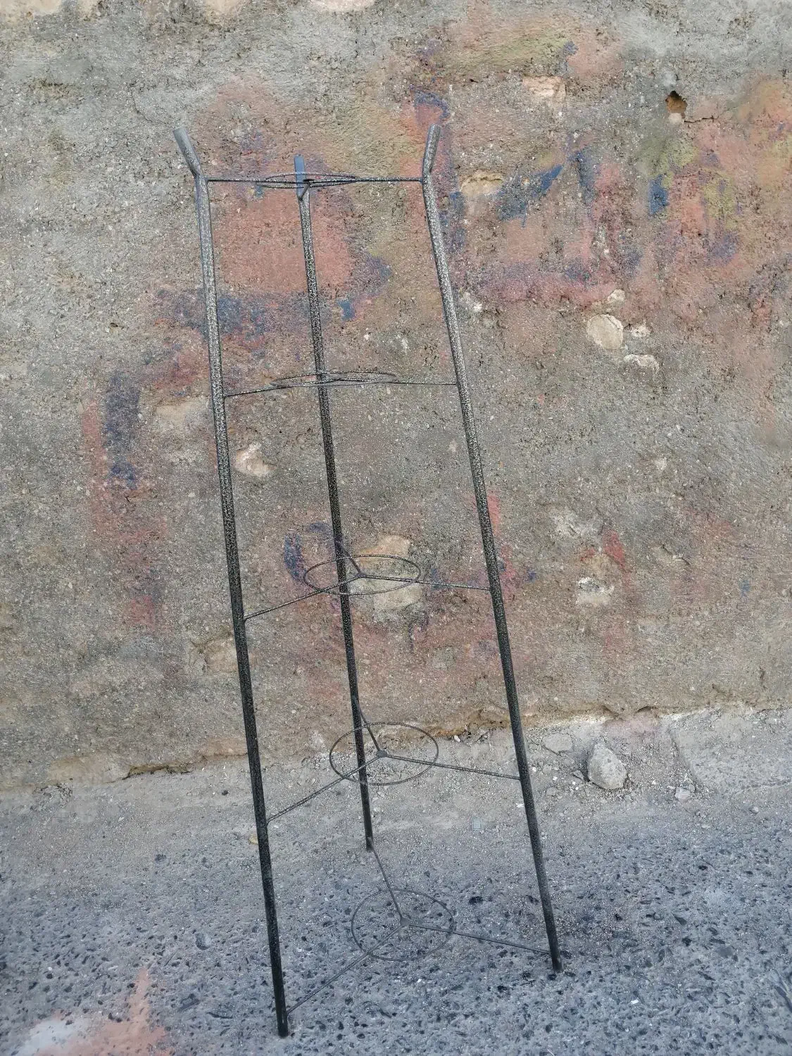 پایه قابلمه|ظروف پخت‌وپز|بیرجند, |دیوار