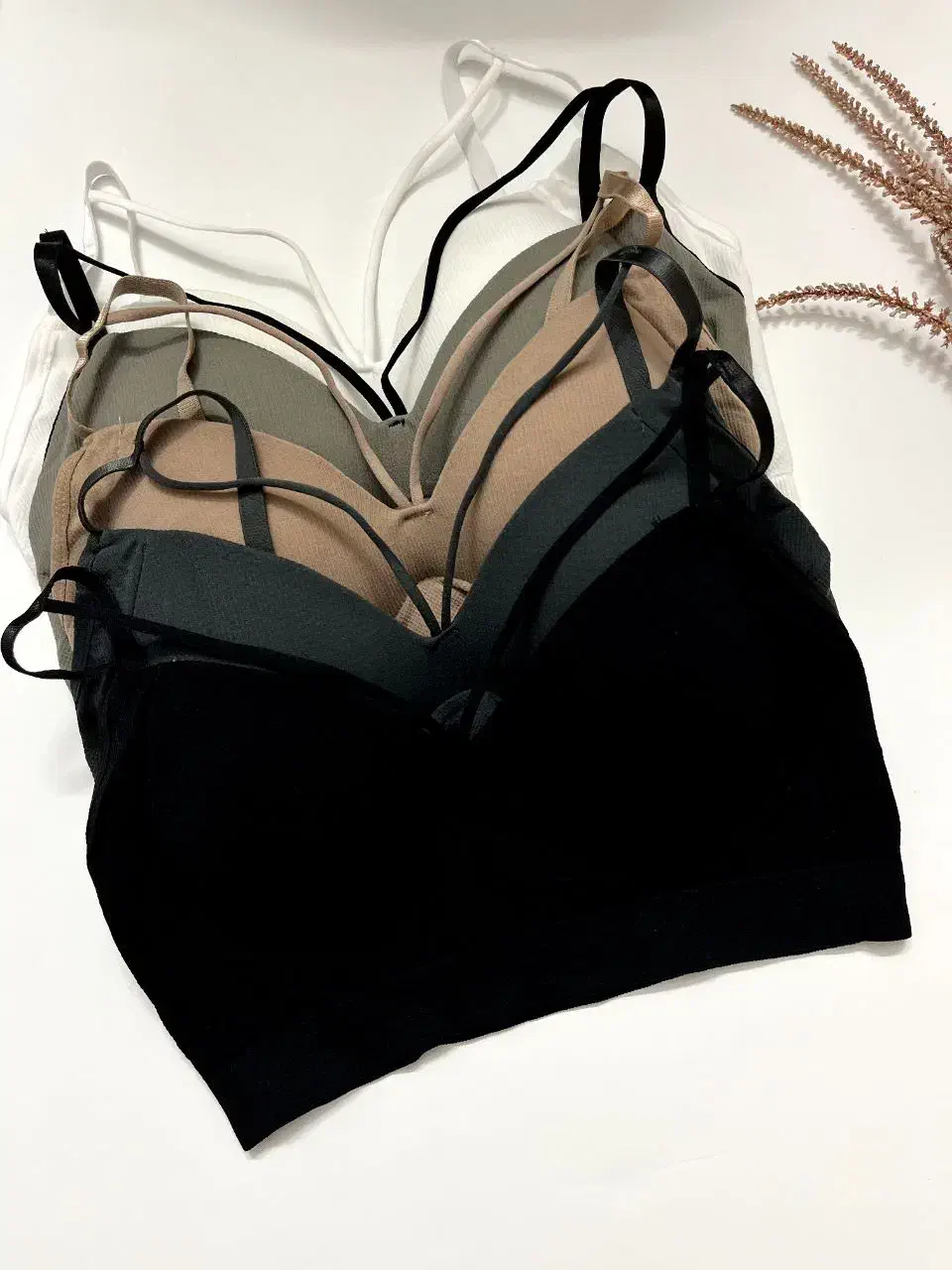 لباس زیر|لباس|قم, دروازه چوبی|دیوار