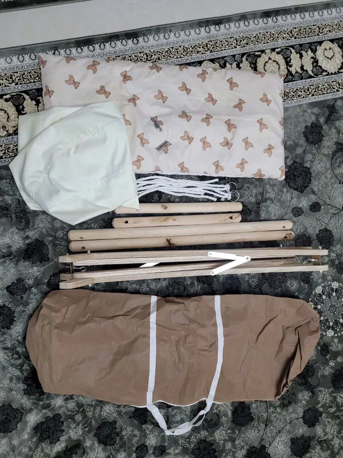 ننو چوبی|اسباب و اثاث بچه|تهران, کوی بیمه|دیوار