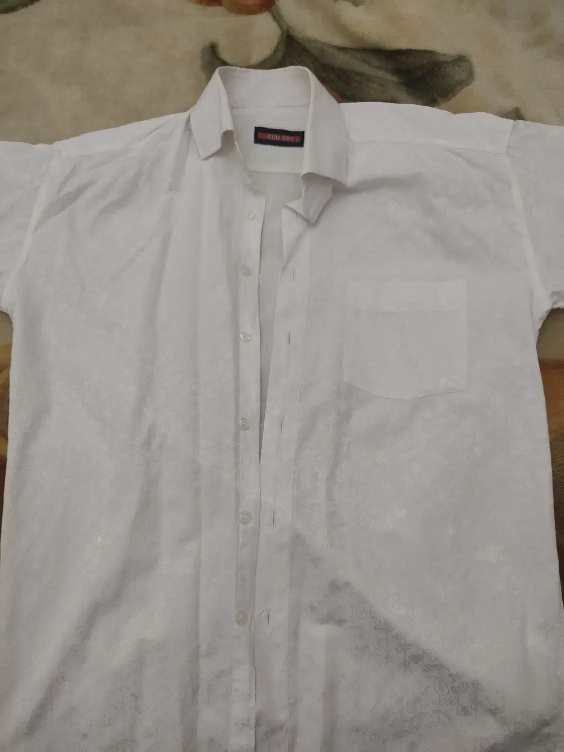 پیراهن|لباس|رودهن, |دیوار