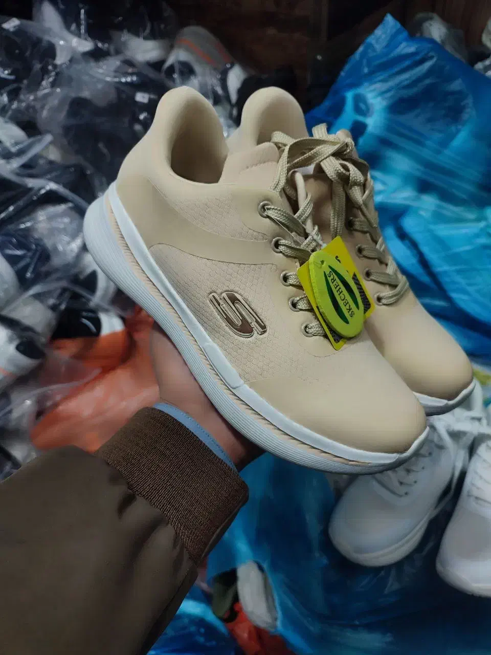 اسکیچرز خارجی|کیف، کفش، کمربند|شیراز, عفیف‌آباد|دیوار