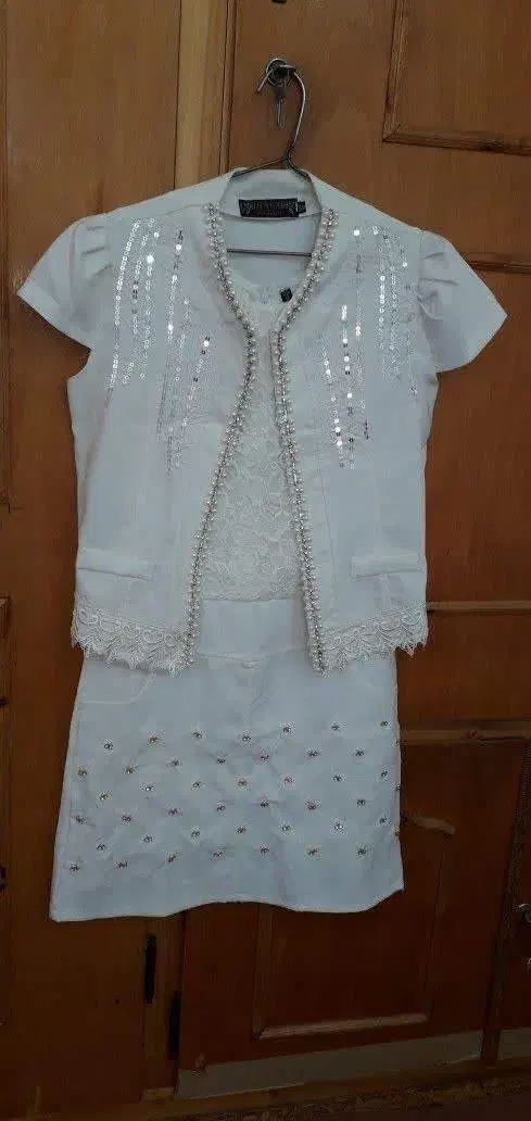 لباس مجلسی|لباس|سراب, |دیوار