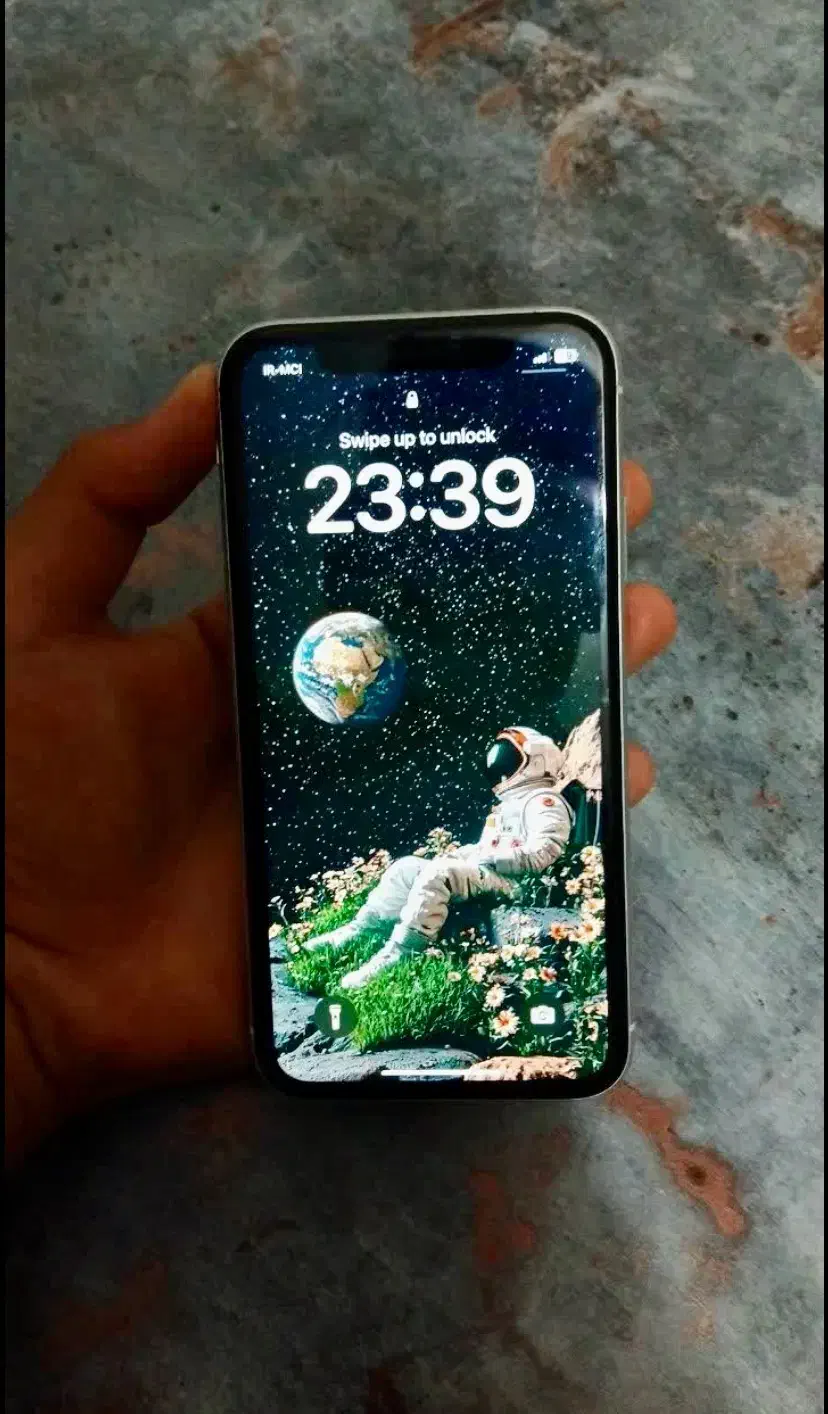 آیفون xr سری m باتری ۸۲ درصد تک سیم ۶۴ گیگ|موبایل|فلاورجان, |دیوار