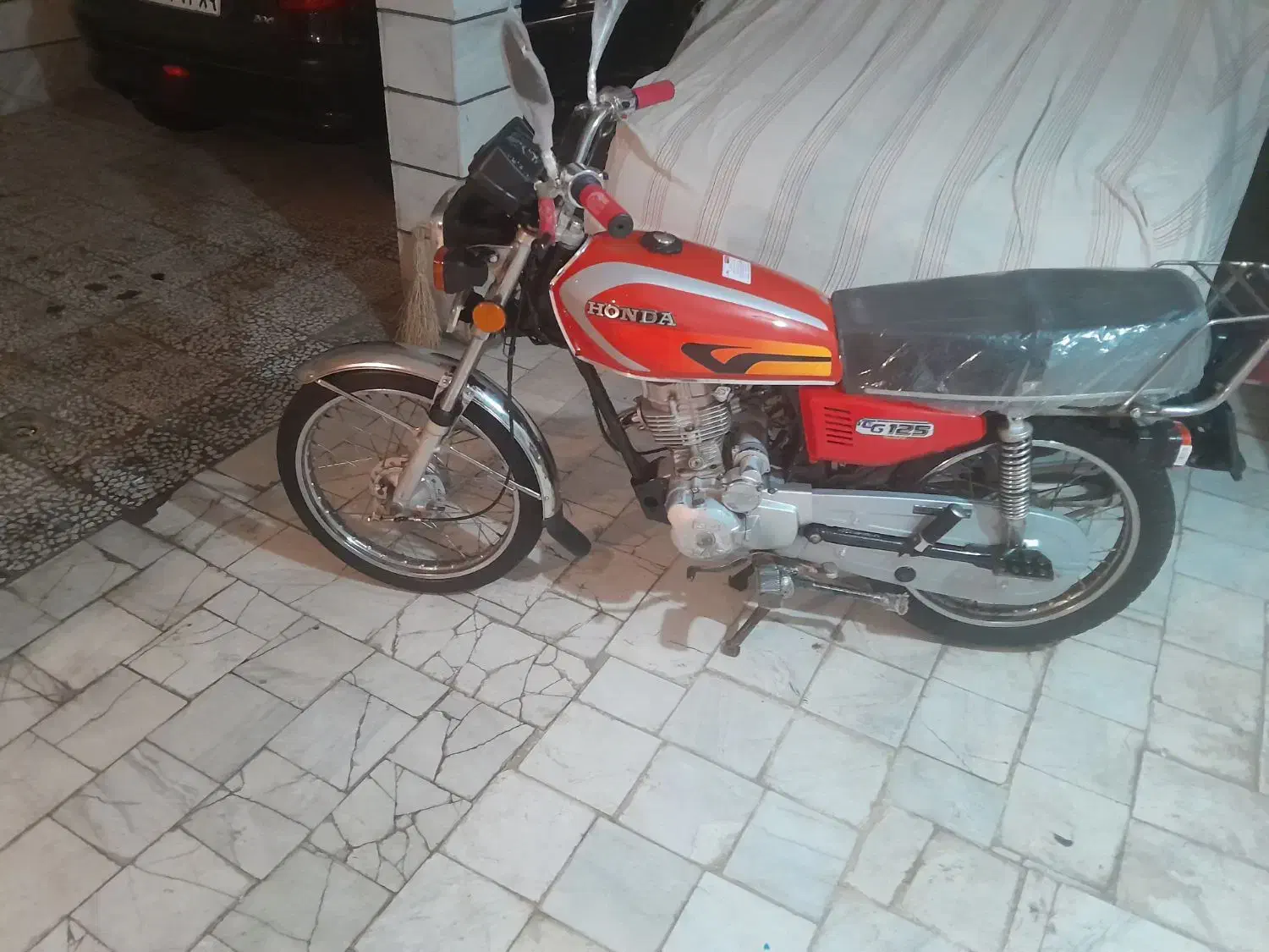 هوندا ۱۲۵استارتی ۵دنده مدل ۸۶ مزایده با پلاک قدیم|موتورسیکلت|بوئین زهرا, |دیوار