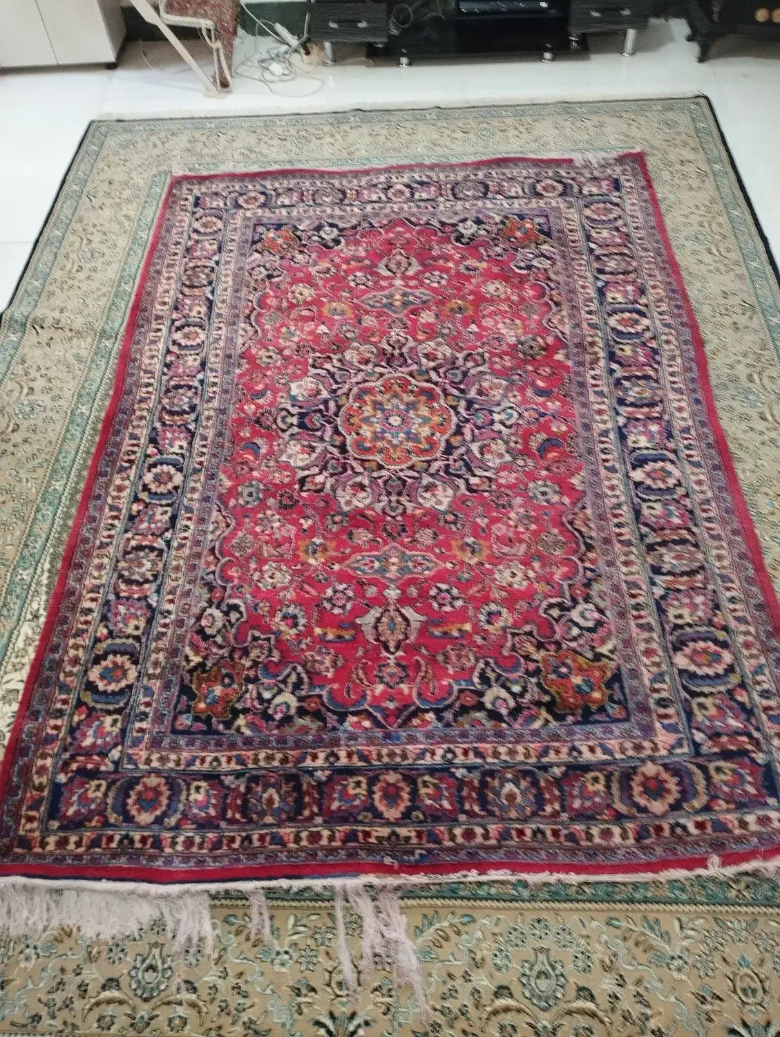 سلام قالی دستباف سالم بدون زدگی وپارگی سالم|فرش|مشهد, بهمن|دیوار