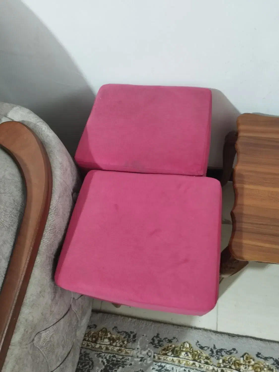 پاف|صندلی و نیمکت|هشتگرد, شهرک آپادانا|دیوار