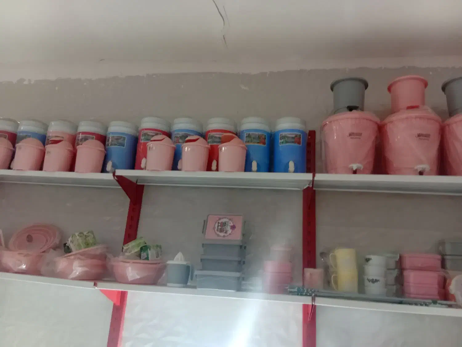 ظروف پلاستیکی واسباب بازی|ظروف نگهدارنده، پلاستیکی، یک‌بارمصرف|زبرخان, |دیوار