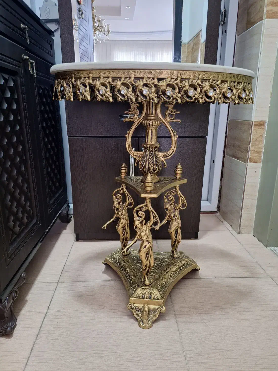 میز تلفن|میز تلفن|قم, باغ کرباسی|دیوار