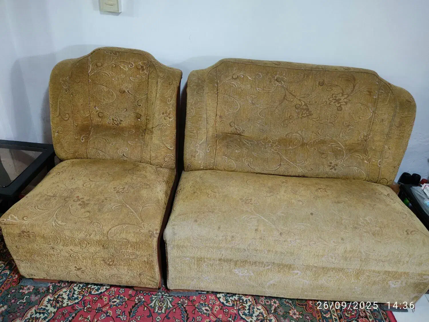 مبل راحتی سالم و تمیز،روکش سالم و بدون فرورفتگی|مبلمان خانگی و میز عسلی|کتالم و سادات شهر, |دیوار