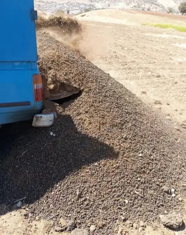 کود حیوانی اصل قره داغ و باربری با نیسان|خدمات باغبانی و درختکاری|تبریز, |دیوار