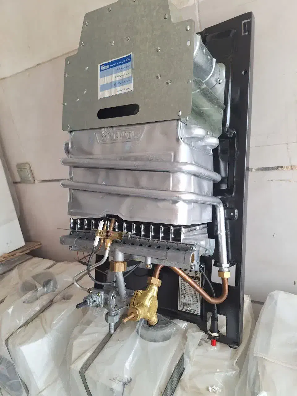 آبگرمکن دیواری ایران شرق|آبگرمکن، پکیج، شوفاژ|چناران, |دیوار