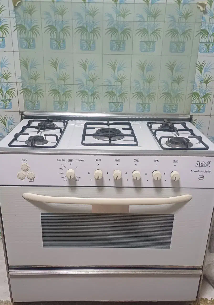 اجاق گاز 5 شعله فردار کاملا سالم و تمیز|اجاق گاز و لوازم برقی پخت‌وپز|رشت, پیرسرا|دیوار