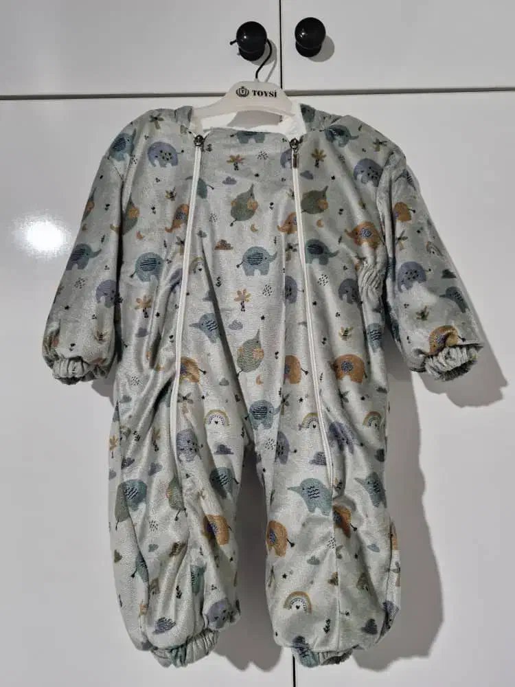 کابشن نوزاد|کفش و لباس بچه|شیراز, دوکوهک|دیوار