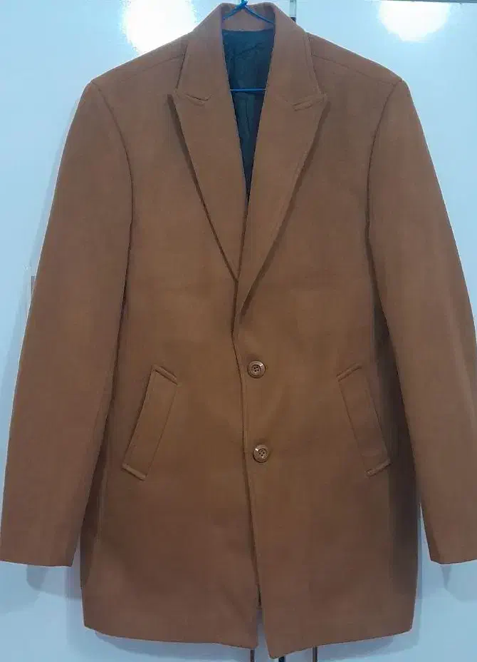 پالتوشتری|لباس|تربتحیدریه, آغوی|دیوار