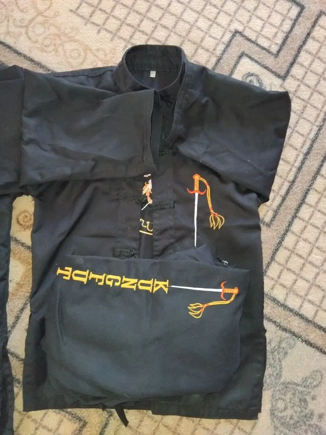 لباس کونگ فو|لباس|ملکان, |دیوار