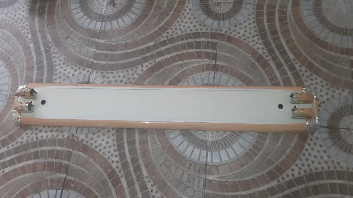 قاب مهتابی|لامپ و چراغ|لاهیجان, رجایی|دیوار