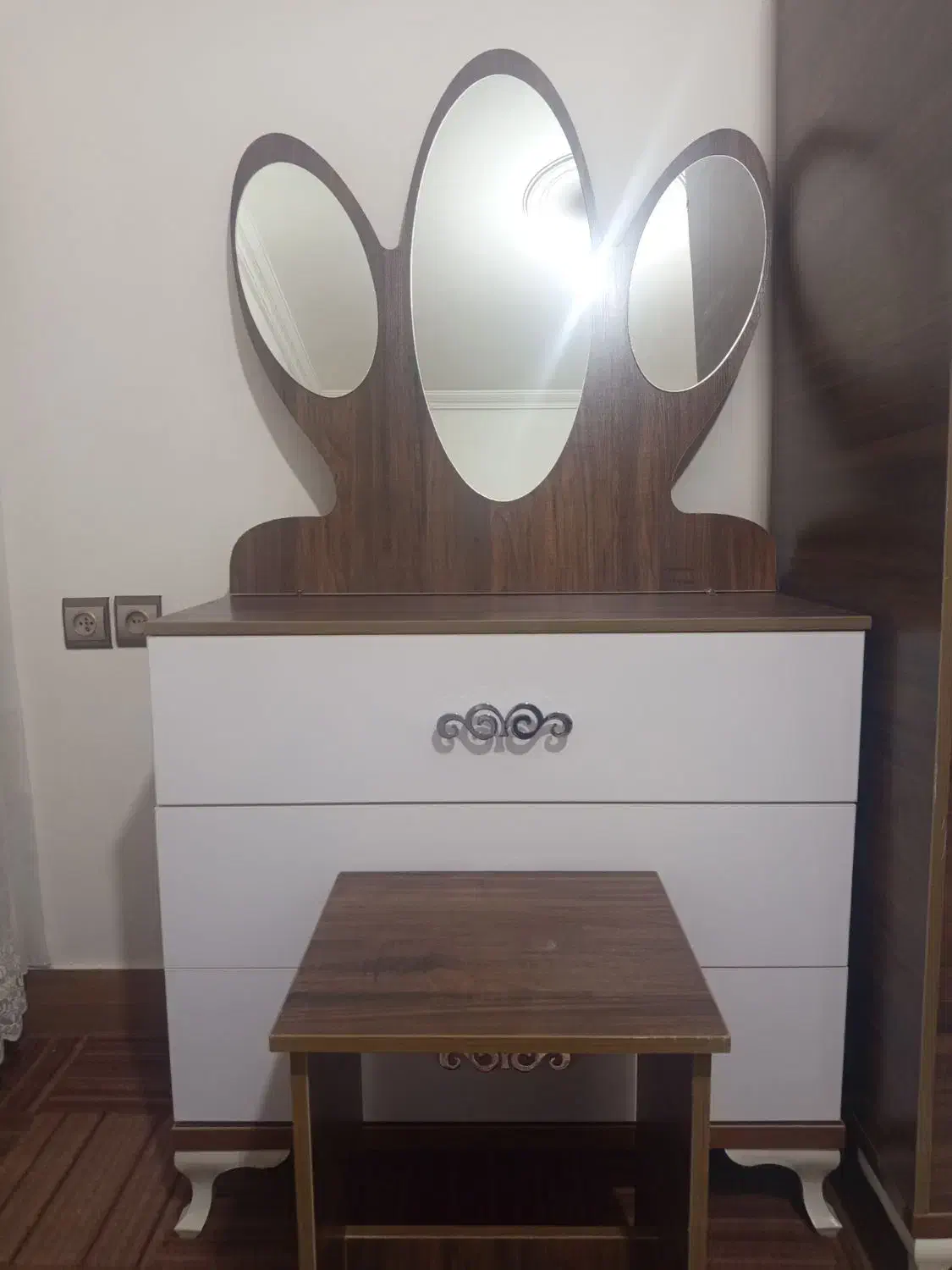 میز آرایشی|جاکفشی، کمد، دراور|نقده, |دیوار