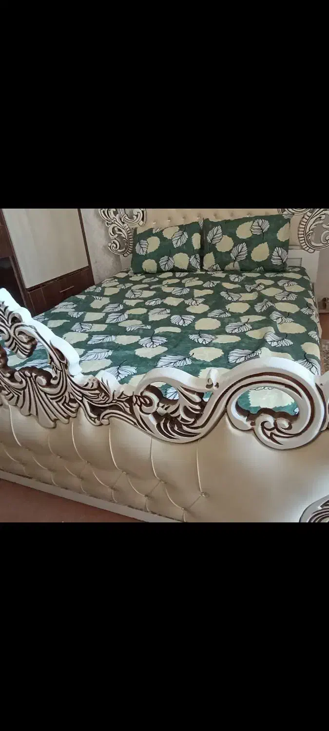 تخت خواب ۲نفره چوب گردو همراه خوشخواب|تخت و سرویس خواب|گلبهار, شهر جدید گلبهار|دیوار