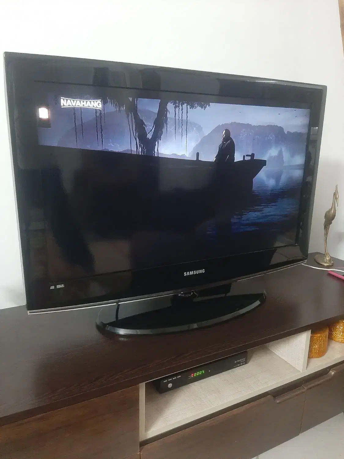 ال‌سی‌دی ۳۲ کاملن سالم بدون یراد|تلویزیون و پروژکتور|پیشوا, |دیوار