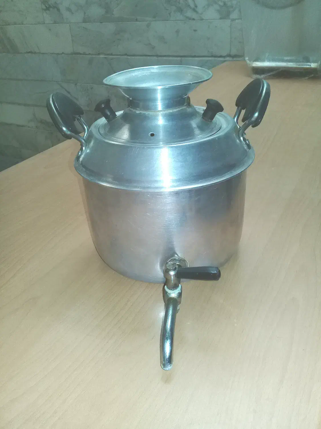 کتری شیردار دست دوم|قوری، کتری، قهوه‌ساز دستی|اصفهان, جوزدان الیادران|دیوار