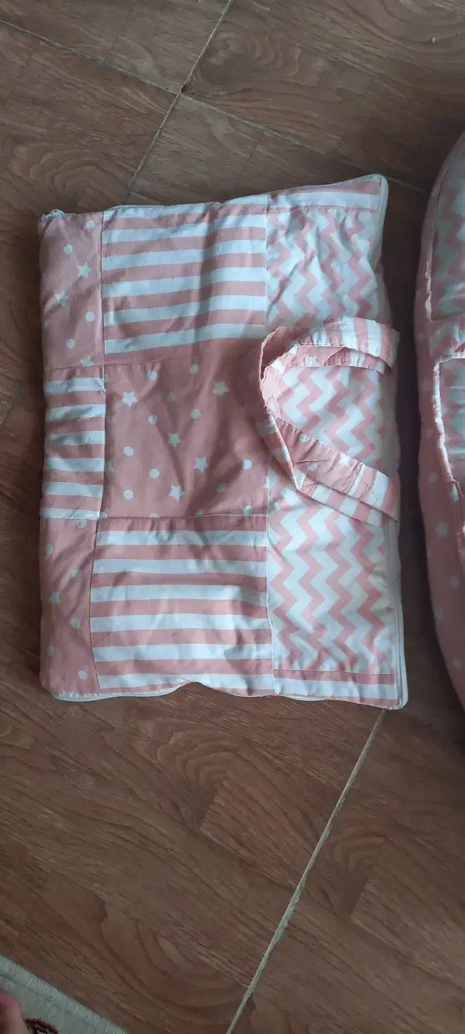 تشک|رختخواب، بالش، پتو|اصفهان, مصلی|دیوار