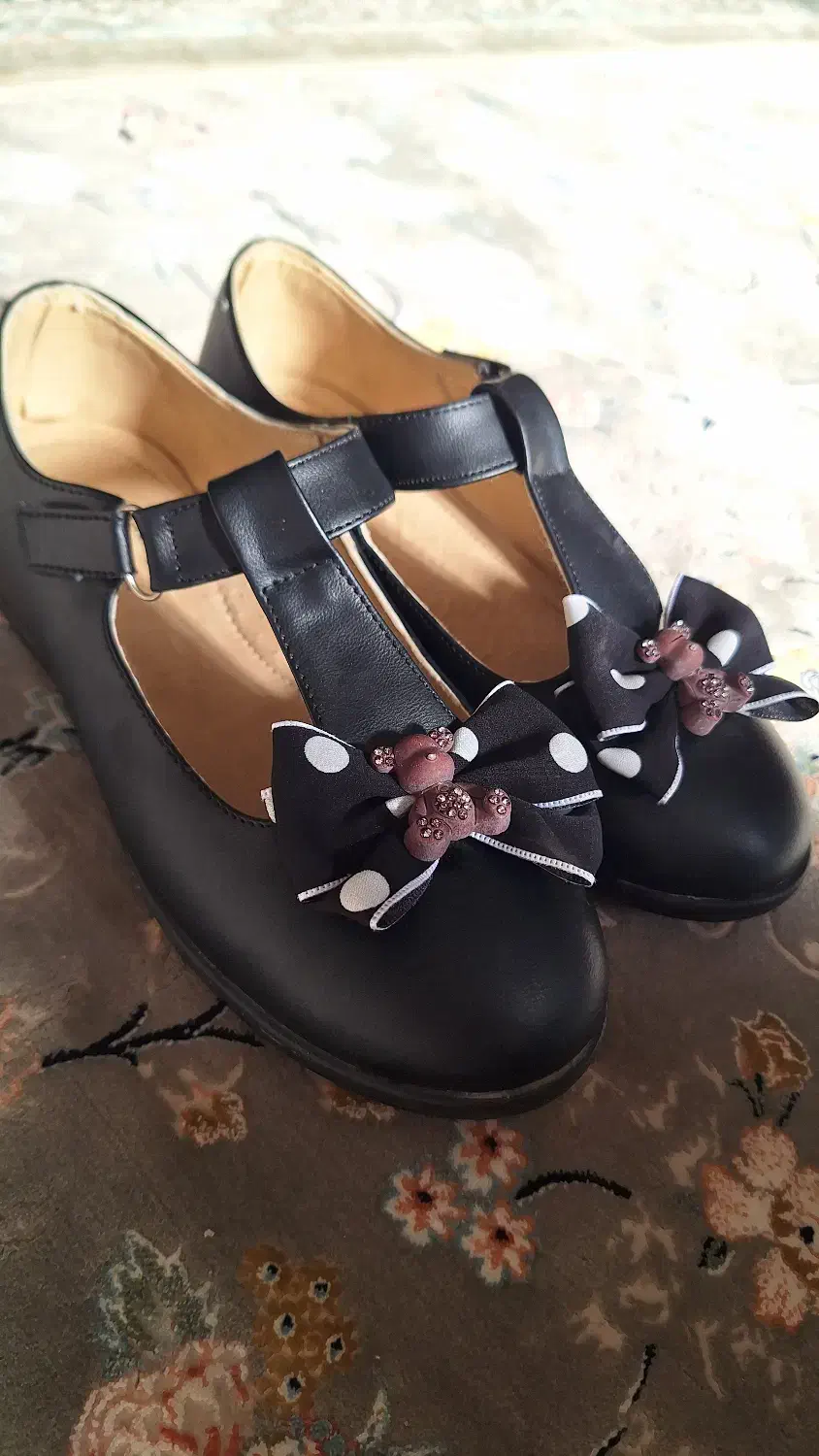 کفش عروسکی|کیف، کفش، کمربند|حمیدیا, |دیوار