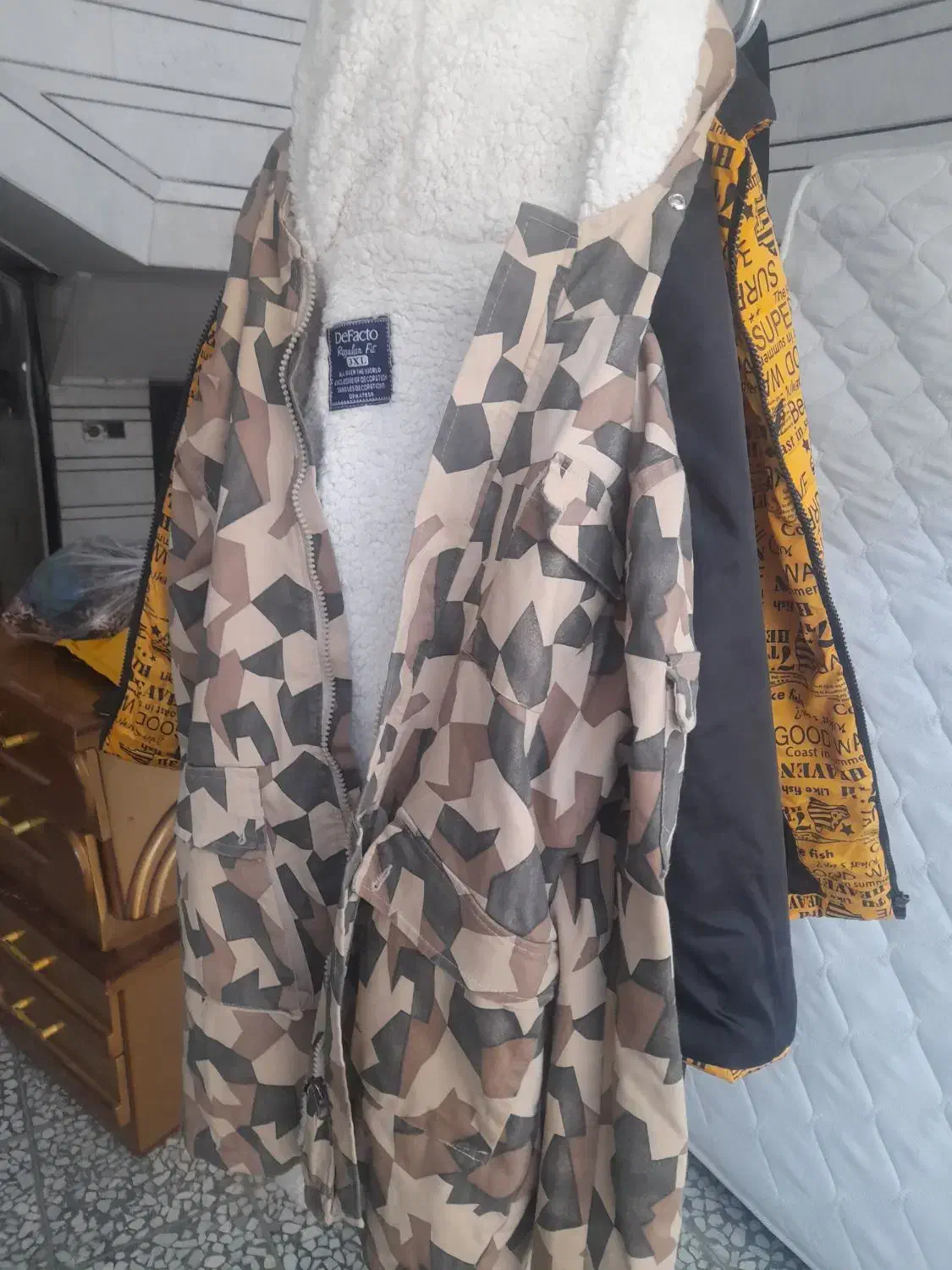 بارونی|لباس|اصفهان, رهنان|دیوار