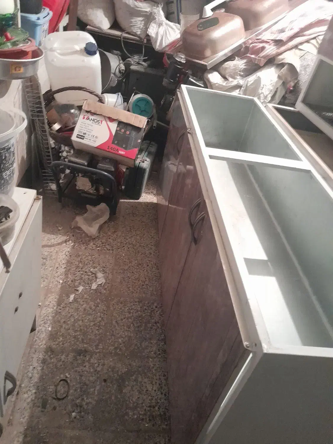 تعدادی کابینت در حدنو‌|مصالح و تجهیزات ساختمان|نجف‌آباد, صالح آباد|دیوار