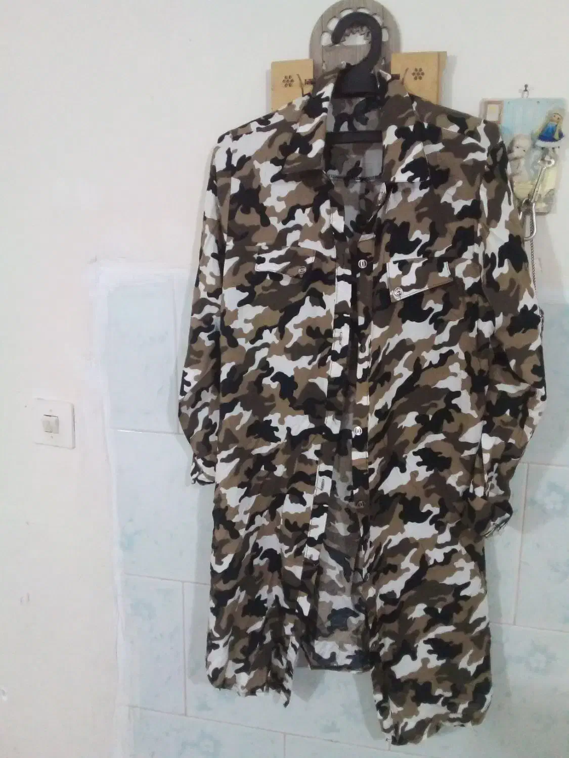 چندتامانتو نو شیک وخوش رنگ|لباس|صحنه, |دیوار