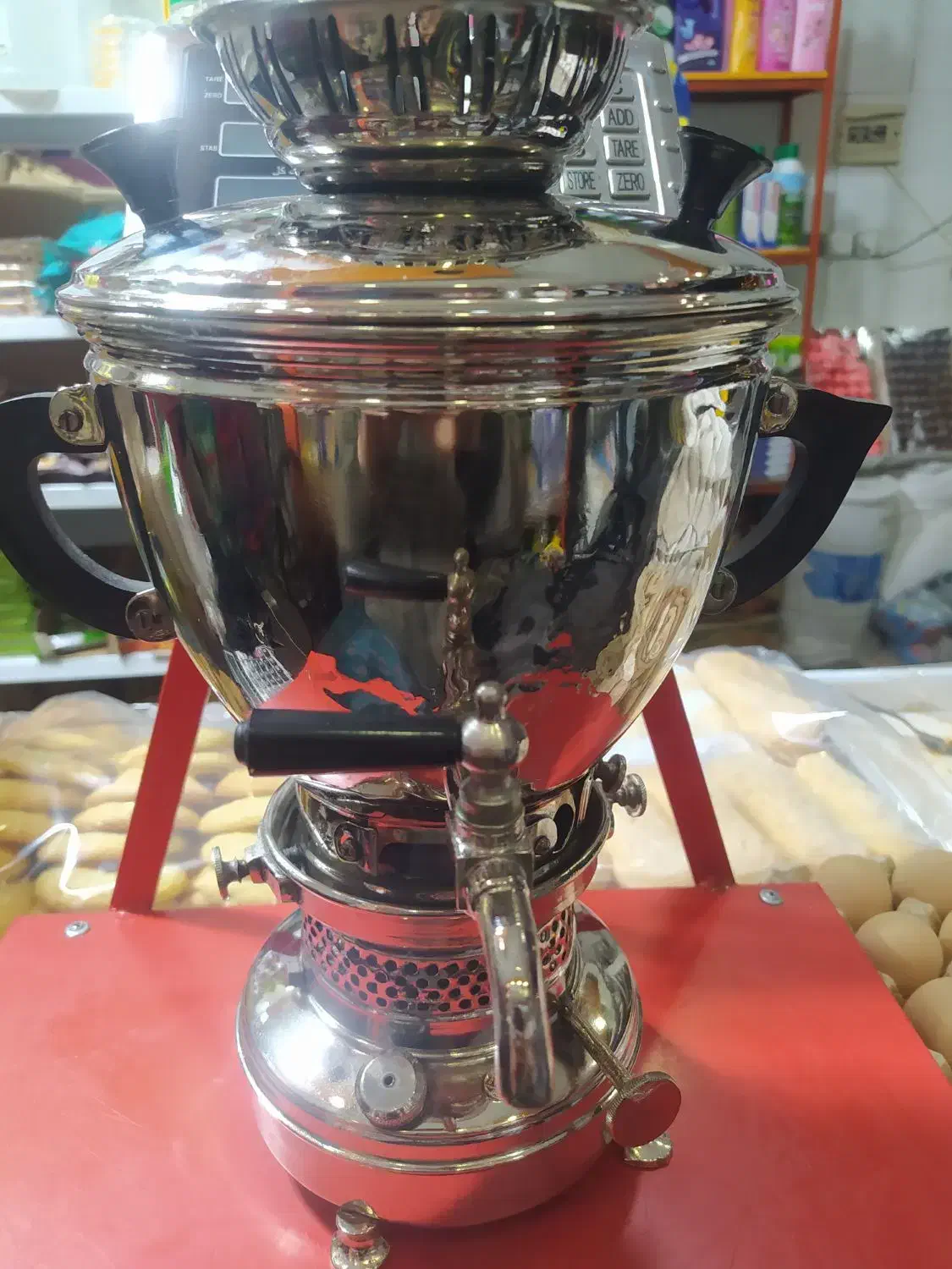 سماور نفتی قدیمی کوچک در حد صفر وکاملا سالم|کلکسیون اشیاء عتیقه|مرند, |دیوار