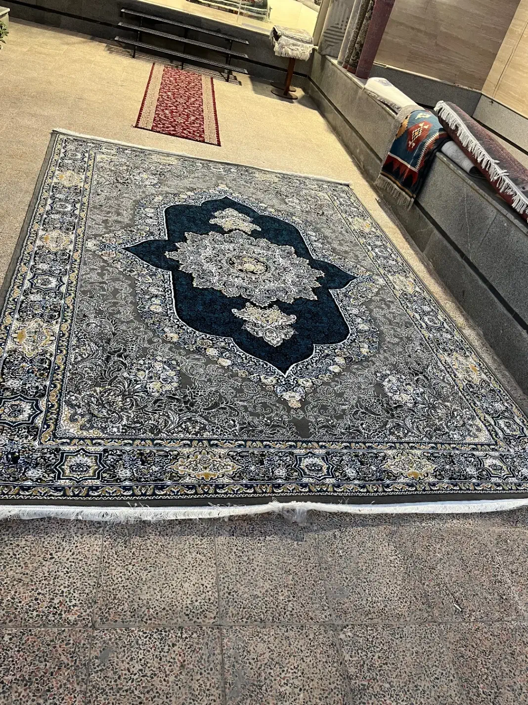 فرش ۱۲متری رنگ دودی طرح ۷۰۰|فرش|شیراز, شهرک گلها|دیوار