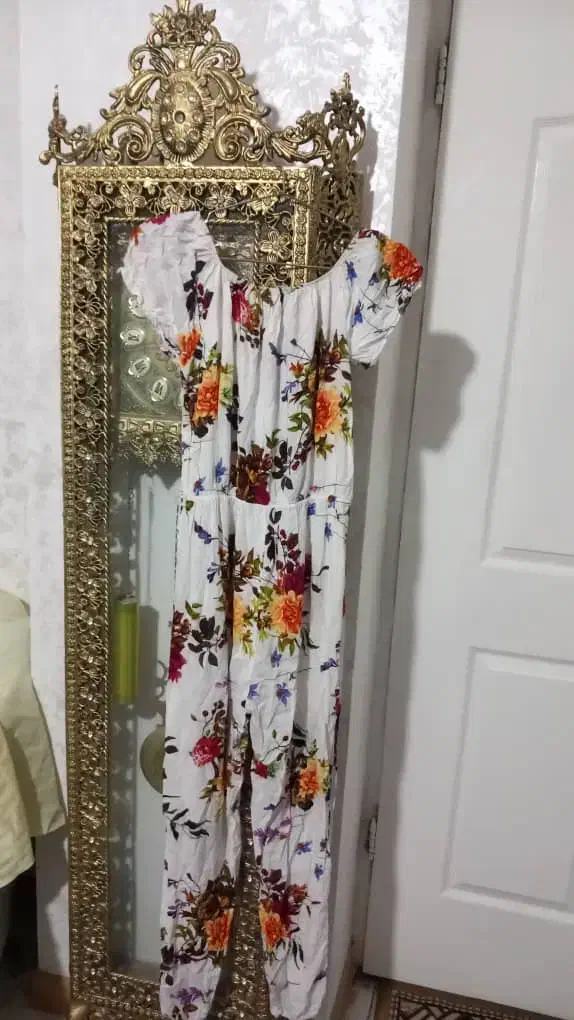 تعدادی کفش و لباس دخترانه ب فروش می‌رسد|لباس|شاهین‌شهر, شهرک گلدیس|دیوار