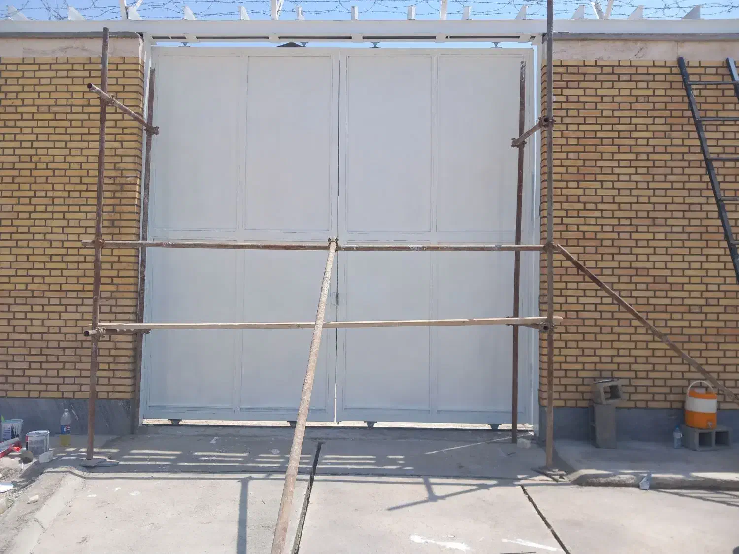 رنگ کار درب پنجره|خدمات پیشه و مهارت|رامهرمز, |دیوار