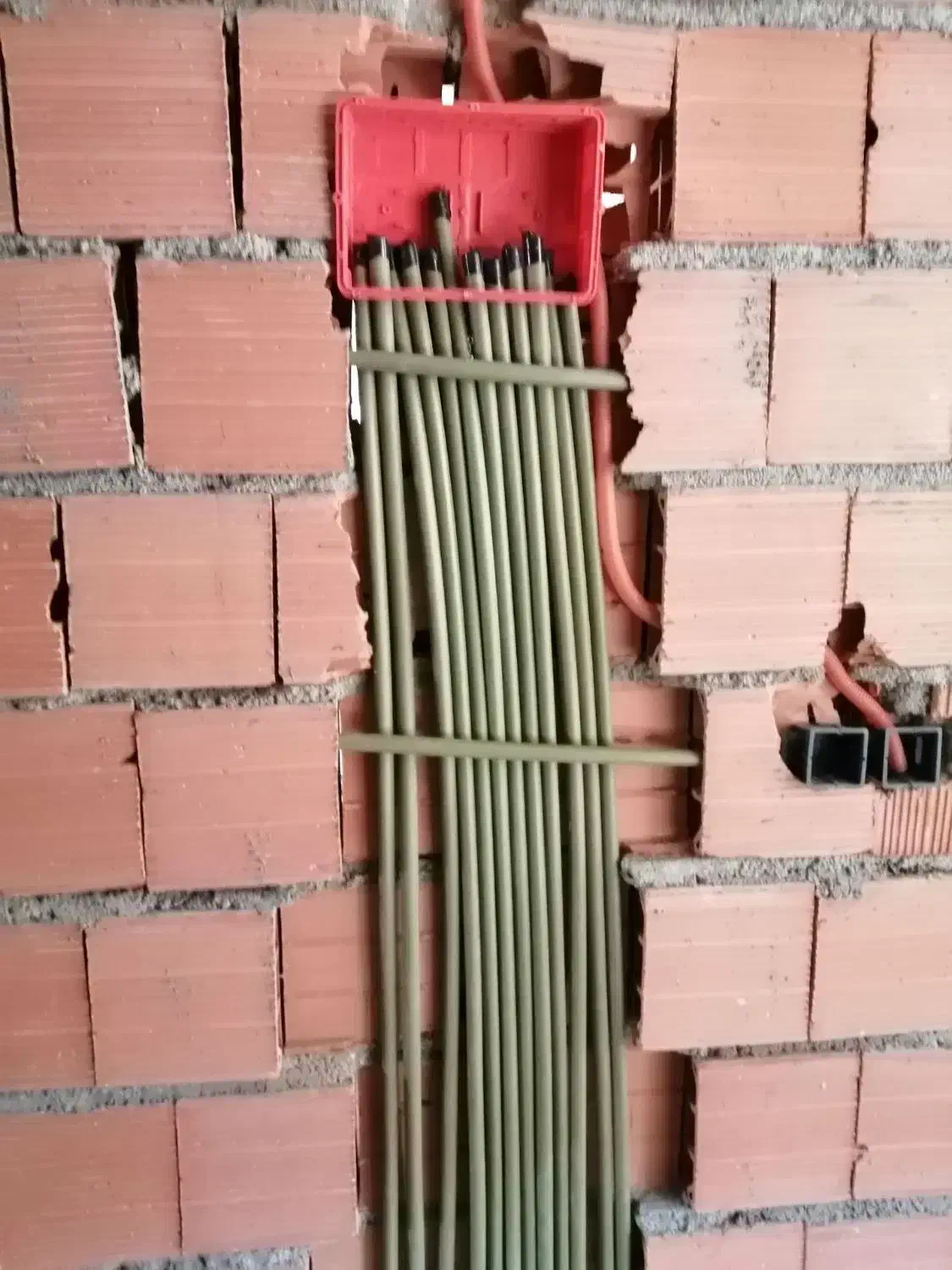 برقکار برق کار برق کشی ساختمان|خدمات پیشه و مهارت|گنبد کاووس, |دیوار