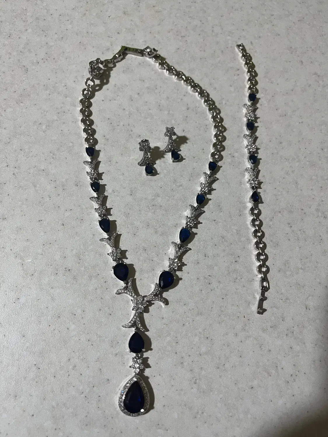 فروش تعدادی نقره به قیمت باور نکردنی مناسب عروس|زیورآلات و اکسسوری|کرمان, |دیوار