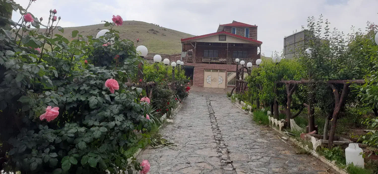 ویلا با ویوی بکر|اجارهٔ کوتاهمدت ویلا و باغ|سنندج, |دیوار