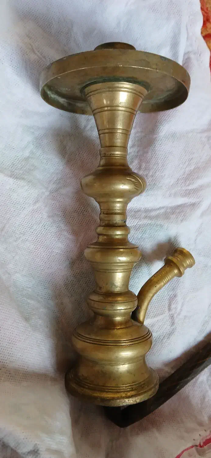 تنه قلیون برنجی|کلکسیون اشیاء عتیقه|رباطکریم, رباطکریم|دیوار