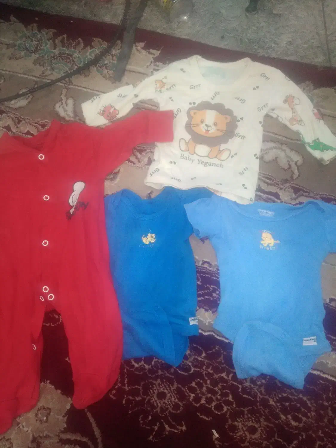 سیسمونی|کفش و لباس بچه|باوی, |دیوار