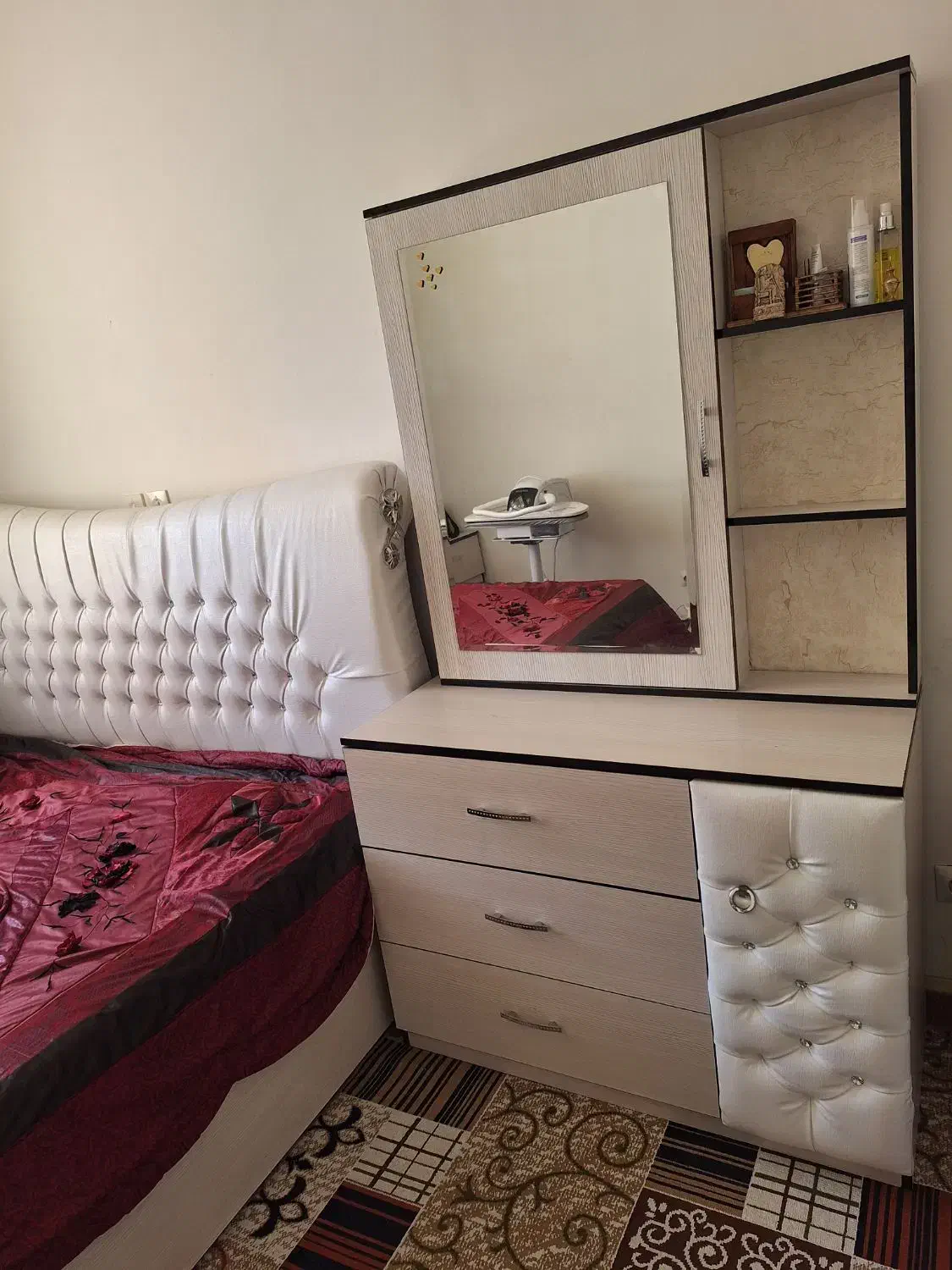 تخت خواب دونفره|تخت و سرویس خواب|مهاجران, |دیوار