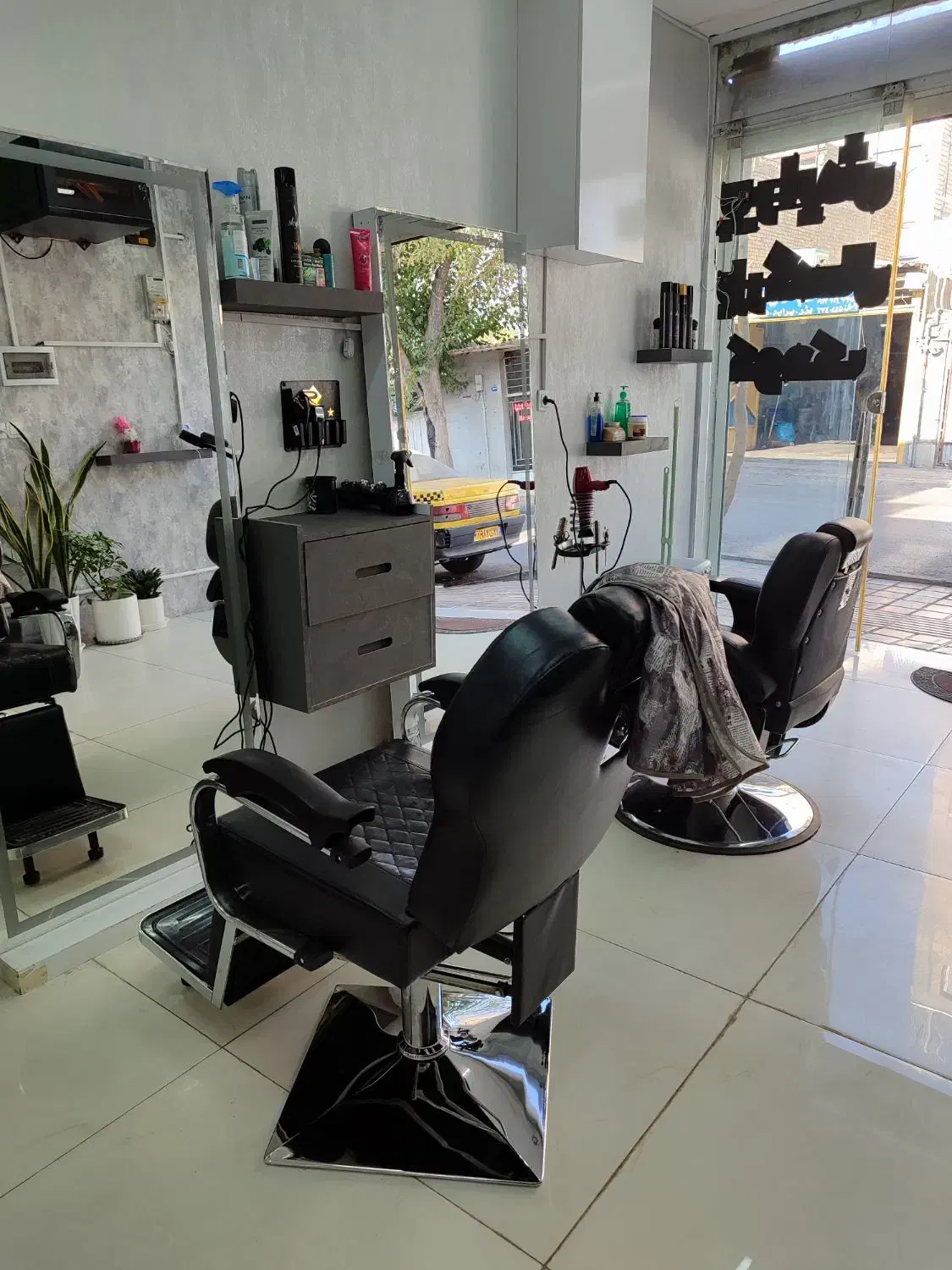 آرایشگر آقا،قیچی زن،اجاره صندلی|استخدام درمانی، زیبایی، بهداشتی|اصفهان, رکن الدوله شرقی|دیوار