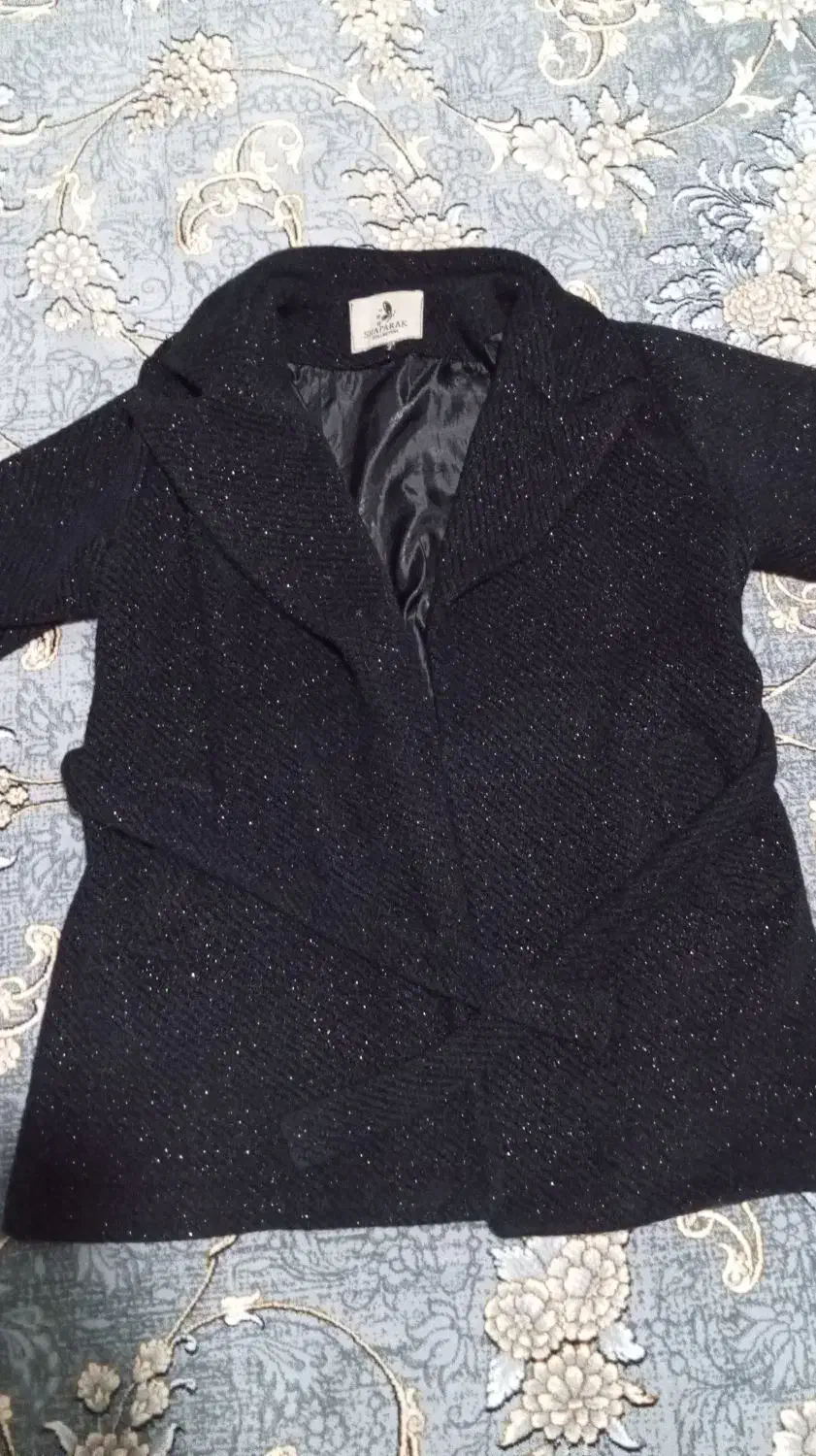 پالتو|لباس|تربتحیدریه, ترمینال|دیوار