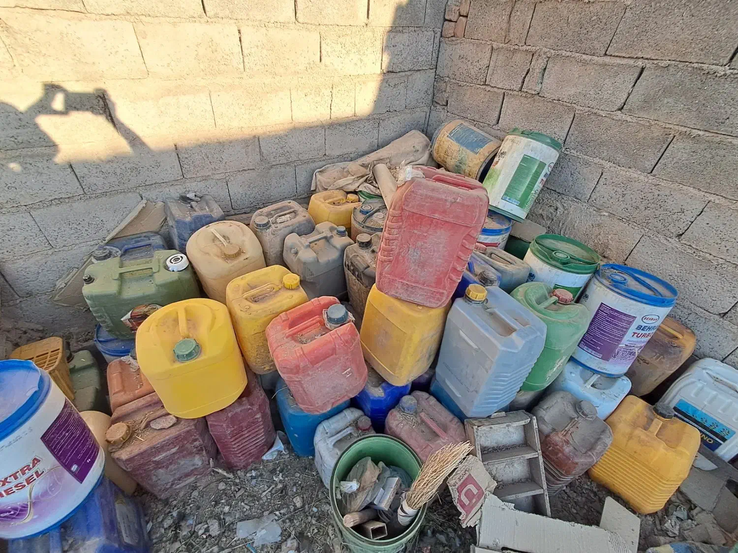 حدود ۸۰ تا گالن ۲۰ لیتری سالم سالم درحد نو فروشی .|عمدهفروشی|قائن, |دیوار