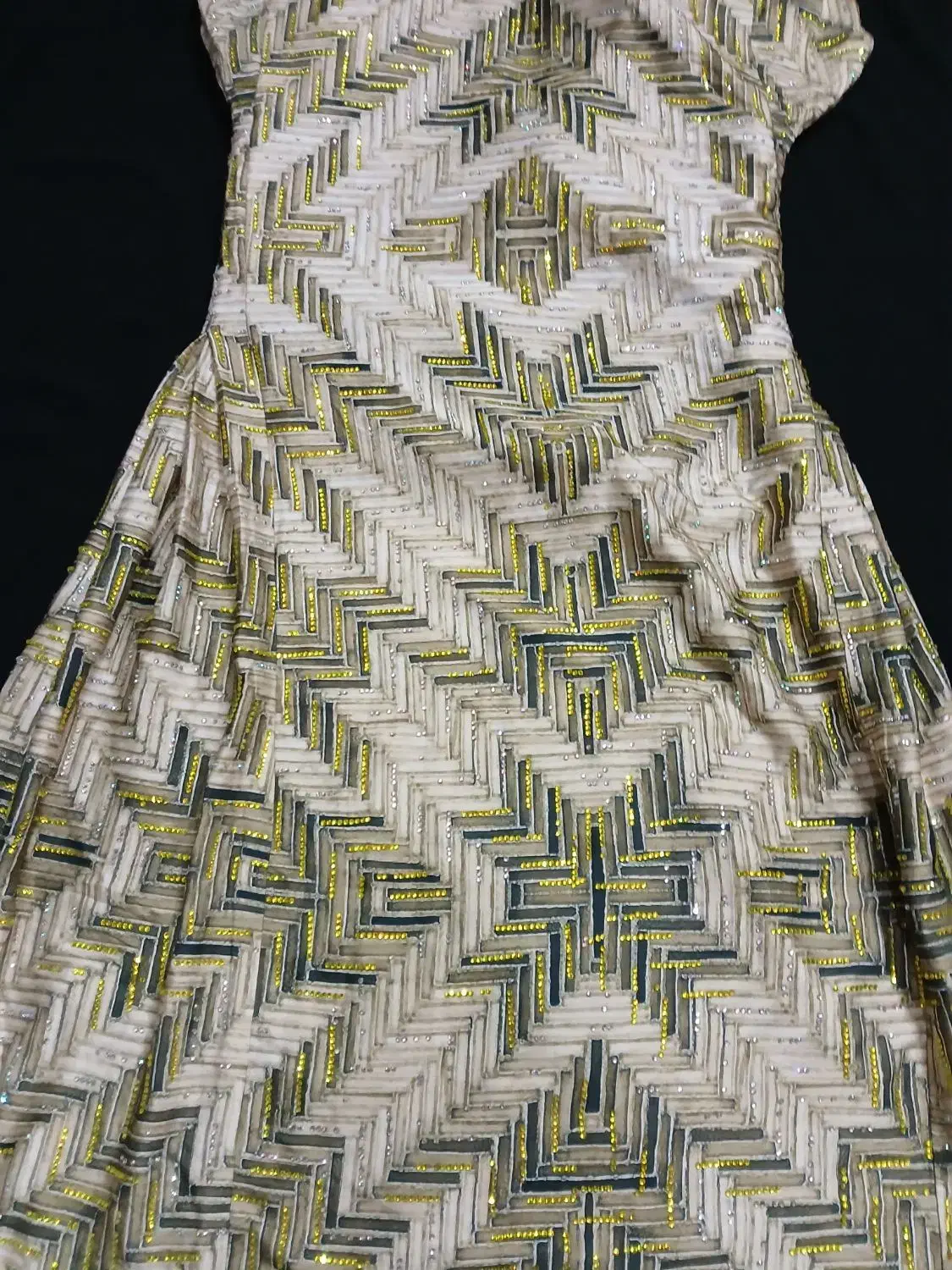 زیاستین لباس|لباس|زاهدان, |دیوار